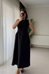 Sırt Dekolteli Kolsuz Bel Detay Siyah Maxi Elbise