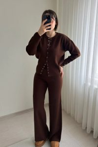 Bel Detaylı Çıtçıtlı Triko Kahve Hırka Pantolon Takımı