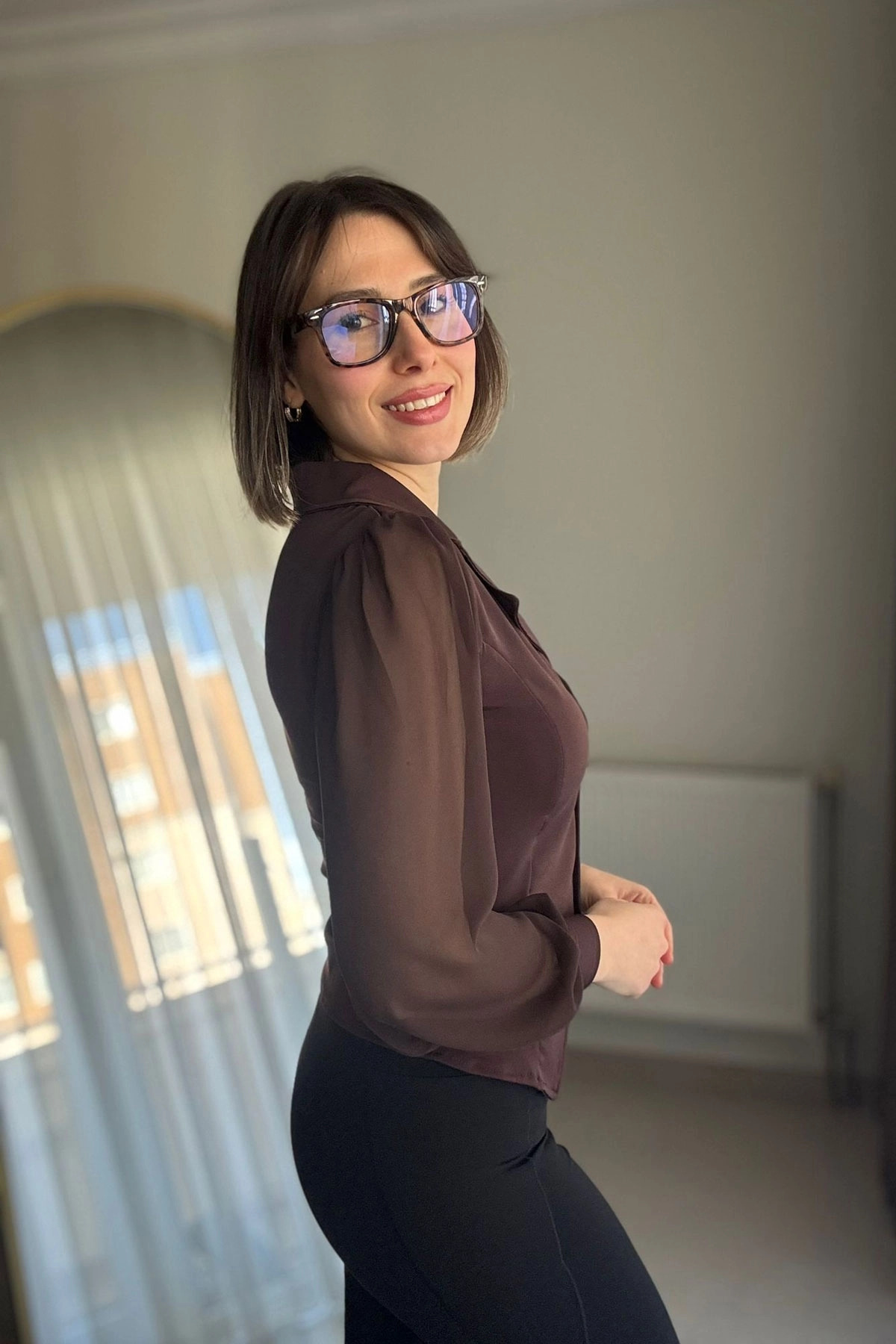 Uzun Balon Transparan Manşetli Kol Kahve Bluz