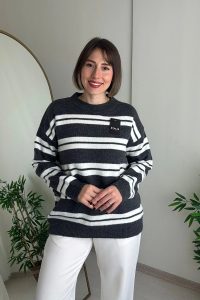 Bisiklet Yaka Çizgili Gri Triko Kazak