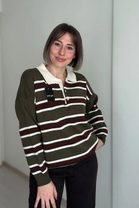 Polo Yaka Çizgili Kol Manşetli Haki Triko Kazak