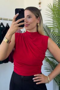 Yarım Balıkçı Kolsuz Büzgülü Kırmızı Bluz